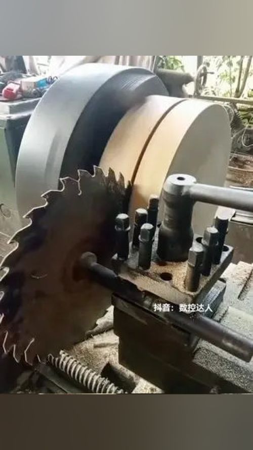 这切断刀有点吓人啊 普车 数控刀具 机械加工